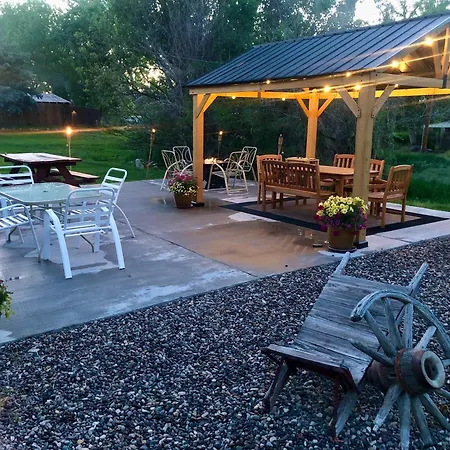 Let's Go Wyoming: Riverfront Retreat at Hot Springs State Park